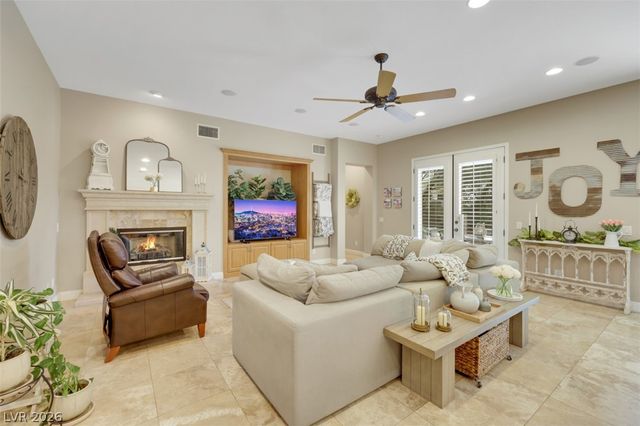 15 Oro Valley Drive, Henderson, NV 89052