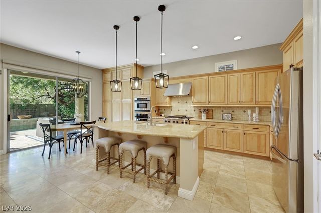 15 Oro Valley Drive, Henderson, NV 89052