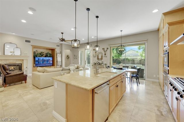 15 Oro Valley Drive, Henderson, NV 89052