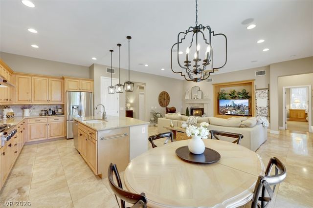 15 Oro Valley Drive, Henderson, NV 89052