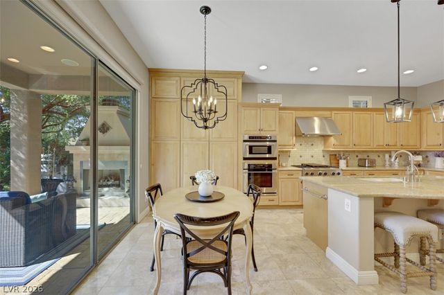 15 Oro Valley Drive, Henderson, NV 89052