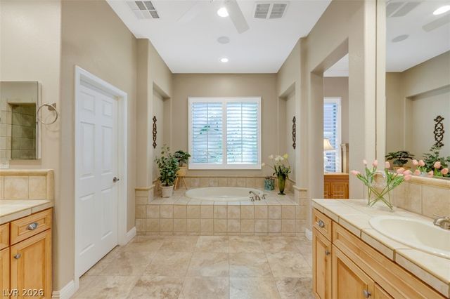 15 Oro Valley Drive, Henderson, NV 89052