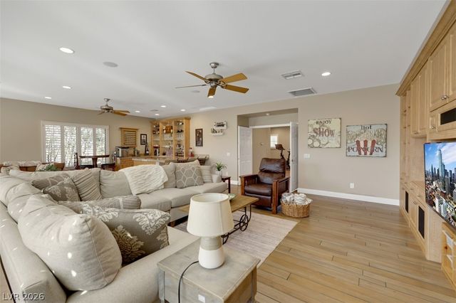 15 Oro Valley Drive, Henderson, NV 89052