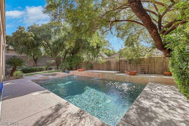 15 Oro Valley Drive, Henderson, NV 89052