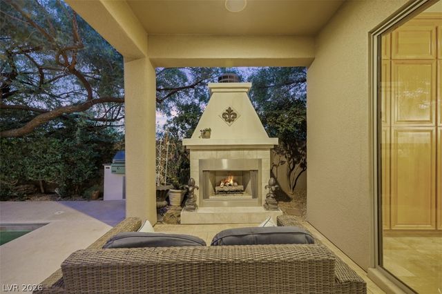 15 Oro Valley Drive, Henderson, NV 89052