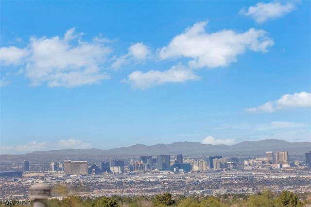 15 Oro Valley Drive, Henderson, NV 89052