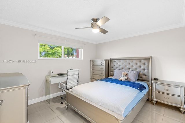 9200 W Hollybrook Lake Drive 102, Pembroke Pines, FL 33025