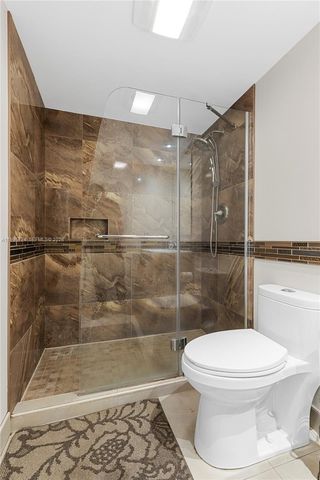 9200 W Hollybrook Lake Drive 102, Pembroke Pines, FL 33025