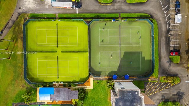 9200 W Hollybrook Lake Drive 102, Pembroke Pines, FL 33025