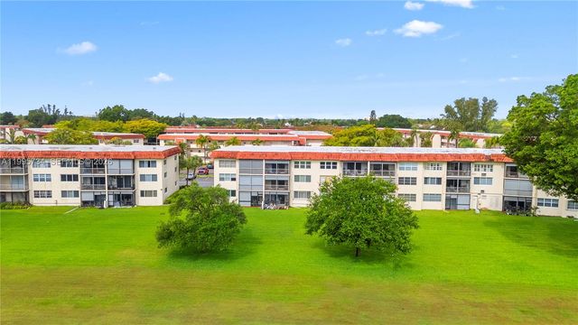 9200 W Hollybrook Lake Drive 102, Pembroke Pines, FL 33025