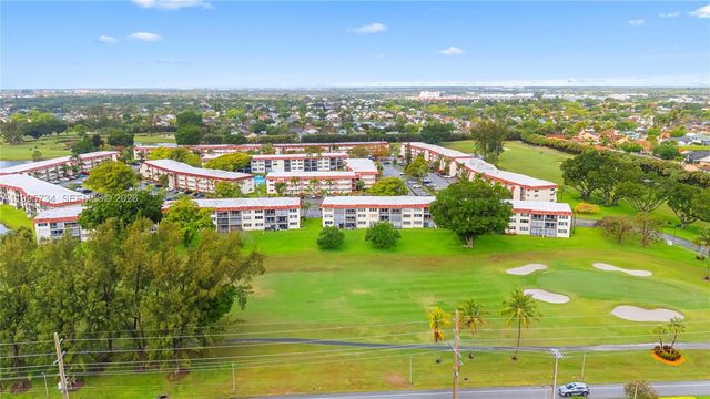 9200 W Hollybrook Lake Drive 102, Pembroke Pines, FL 33025