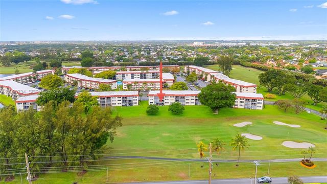 9200 W Hollybrook Lake Drive 102, Pembroke Pines, FL 33025