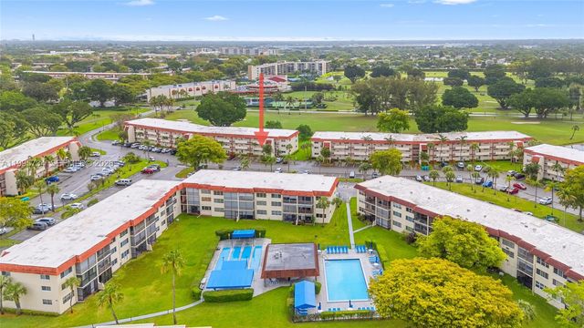 9200 W Hollybrook Lake Drive 102, Pembroke Pines, FL 33025