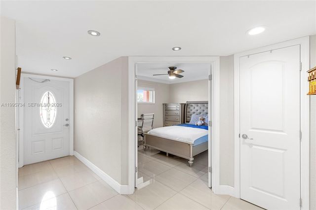 9200 W Hollybrook Lake Drive 102, Pembroke Pines, FL 33025