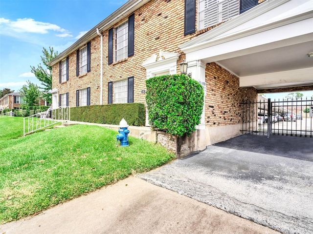 2121 Fountain View Drive H1, Houston, TX 77057