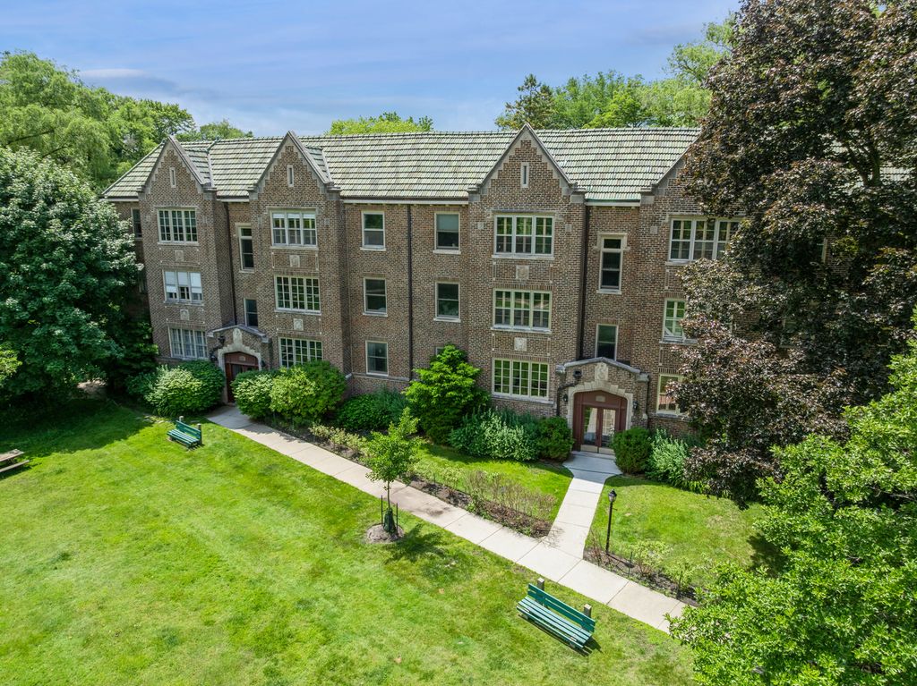 1210 Central Street 3N, Evanston, IL 60201