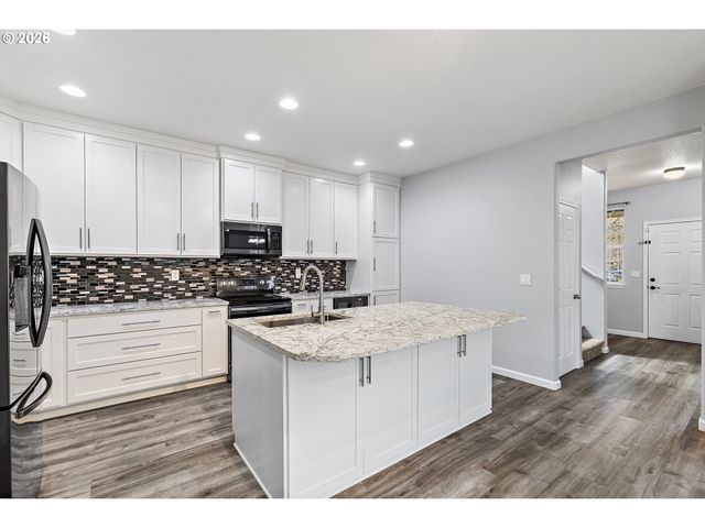 3750 Se TWELVE OAKS St, Hillsboro, OR 97123