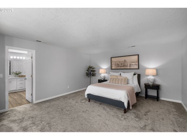 3750 Se TWELVE OAKS St, Hillsboro, OR 97123