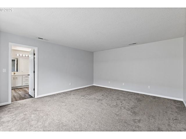 3750 Se TWELVE OAKS St, Hillsboro, OR 97123