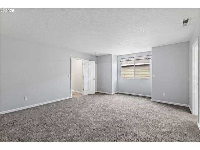 3750 Se TWELVE OAKS St, Hillsboro, OR 97123