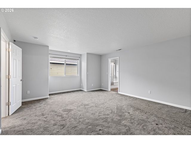 3750 Se TWELVE OAKS St, Hillsboro, OR 97123