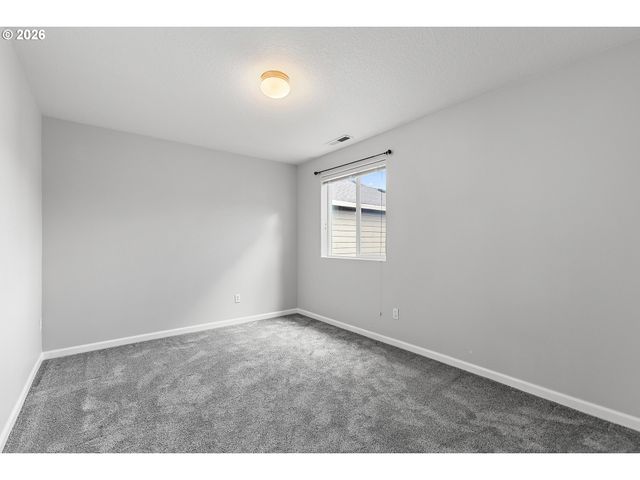 3750 Se TWELVE OAKS St, Hillsboro, OR 97123