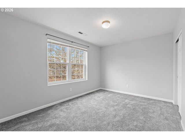 3750 Se TWELVE OAKS St, Hillsboro, OR 97123