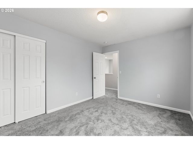 3750 Se TWELVE OAKS St, Hillsboro, OR 97123