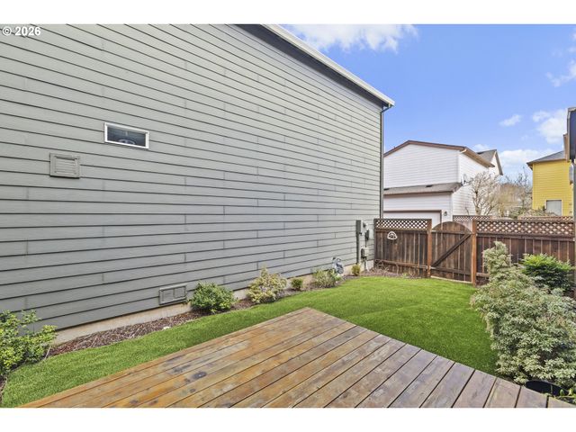 3750 Se TWELVE OAKS St, Hillsboro, OR 97123