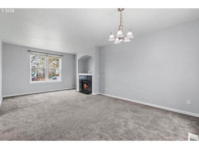 3750 Se TWELVE OAKS St, Hillsboro, OR 97123