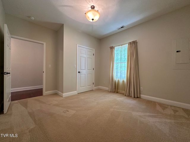 3838 Oakley Place, Kingsport, TN 37664