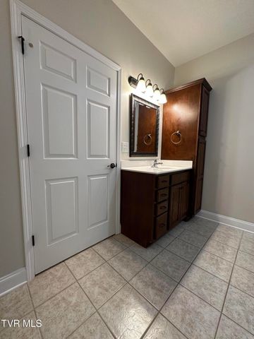 3838 Oakley Place, Kingsport, TN 37664