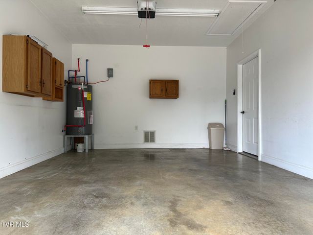 3838 Oakley Place, Kingsport, TN 37664