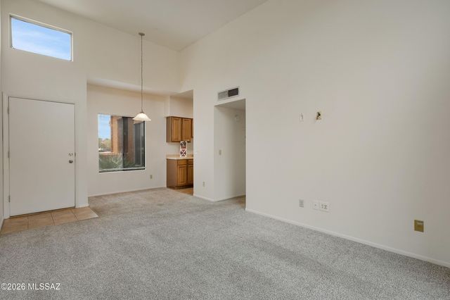 1810 E Blacklidge Dr Apt 726, Tucson, AZ 85719