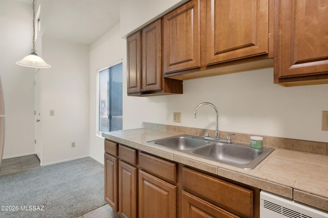 1810 E Blacklidge Dr Apt 726, Tucson, AZ 85719