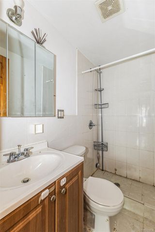 57-35 Lawrence St CF-BA, Flushing, NY 11355