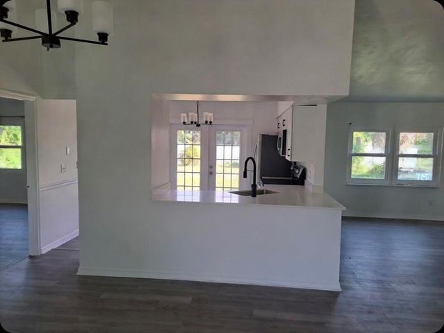 1032 SW Mataro Avenue, Port Saint Lucie, FL 34953