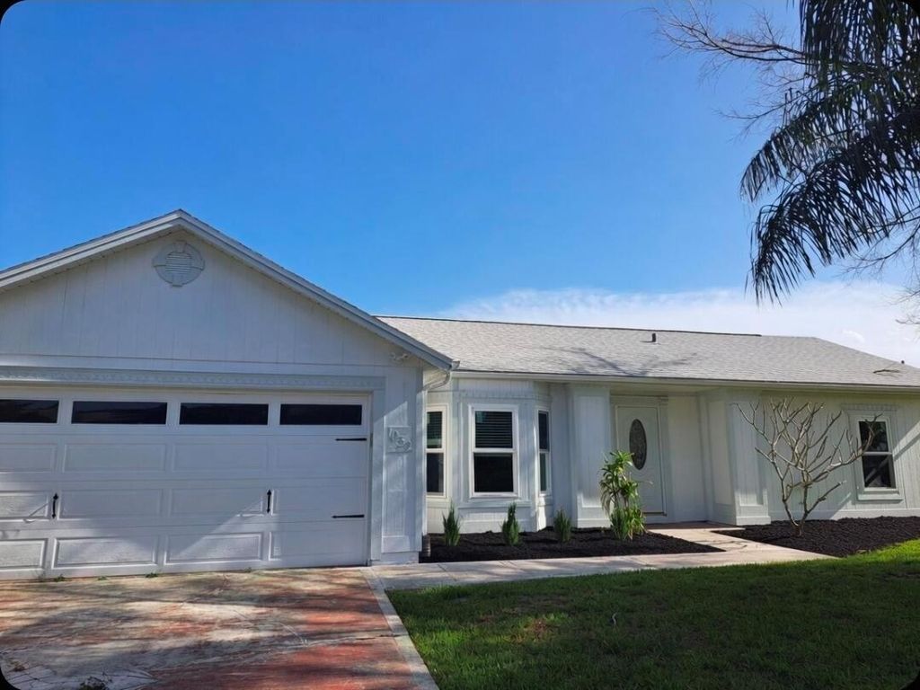 1032 SW Mataro Avenue, Port Saint Lucie, FL 34953