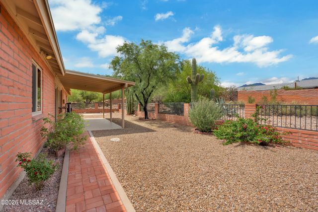7221 E Clayridge Drive, Tucson, AZ 85750