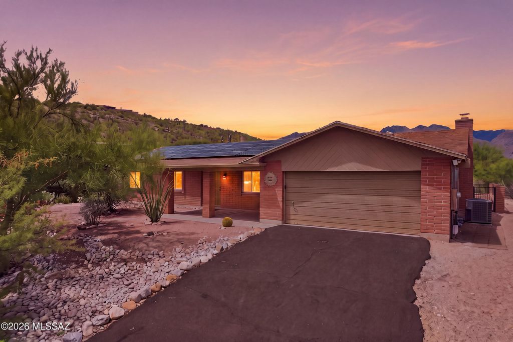 7221 E Clayridge Drive, Tucson, AZ 85750