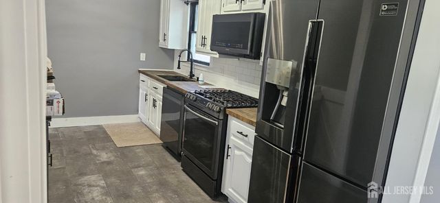 15 N Pennington Road N, New Brunswick, NJ 08901