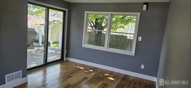15 N Pennington Road N, New Brunswick, NJ 08901
