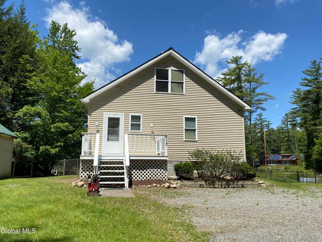 2 Birch Court, Corinth, NY 12822