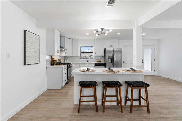 1109 Arcadia Ave, Austin, TX 78757