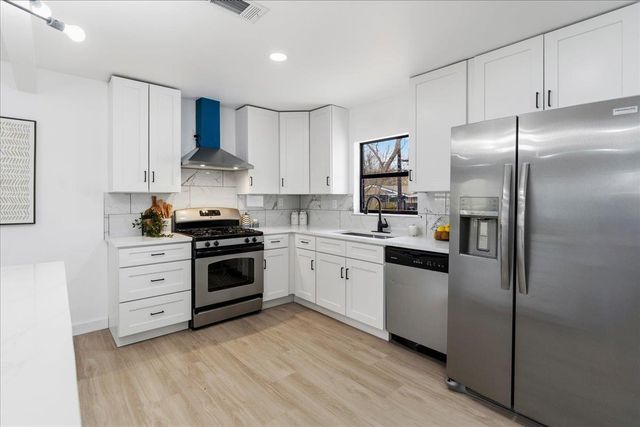 1109 Arcadia Ave, Austin, TX 78757