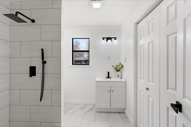 1109 Arcadia Ave, Austin, TX 78757