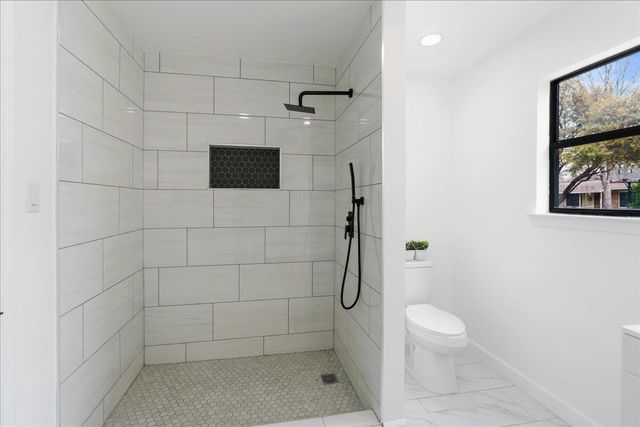 1109 Arcadia Ave, Austin, TX 78757