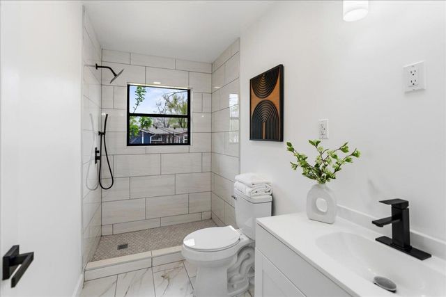 1109 Arcadia Ave, Austin, TX 78757