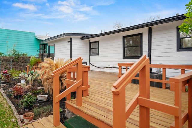 1109 Arcadia Ave, Austin, TX 78757