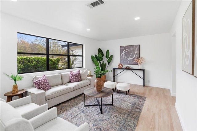 1109 Arcadia Ave, Austin, TX 78757